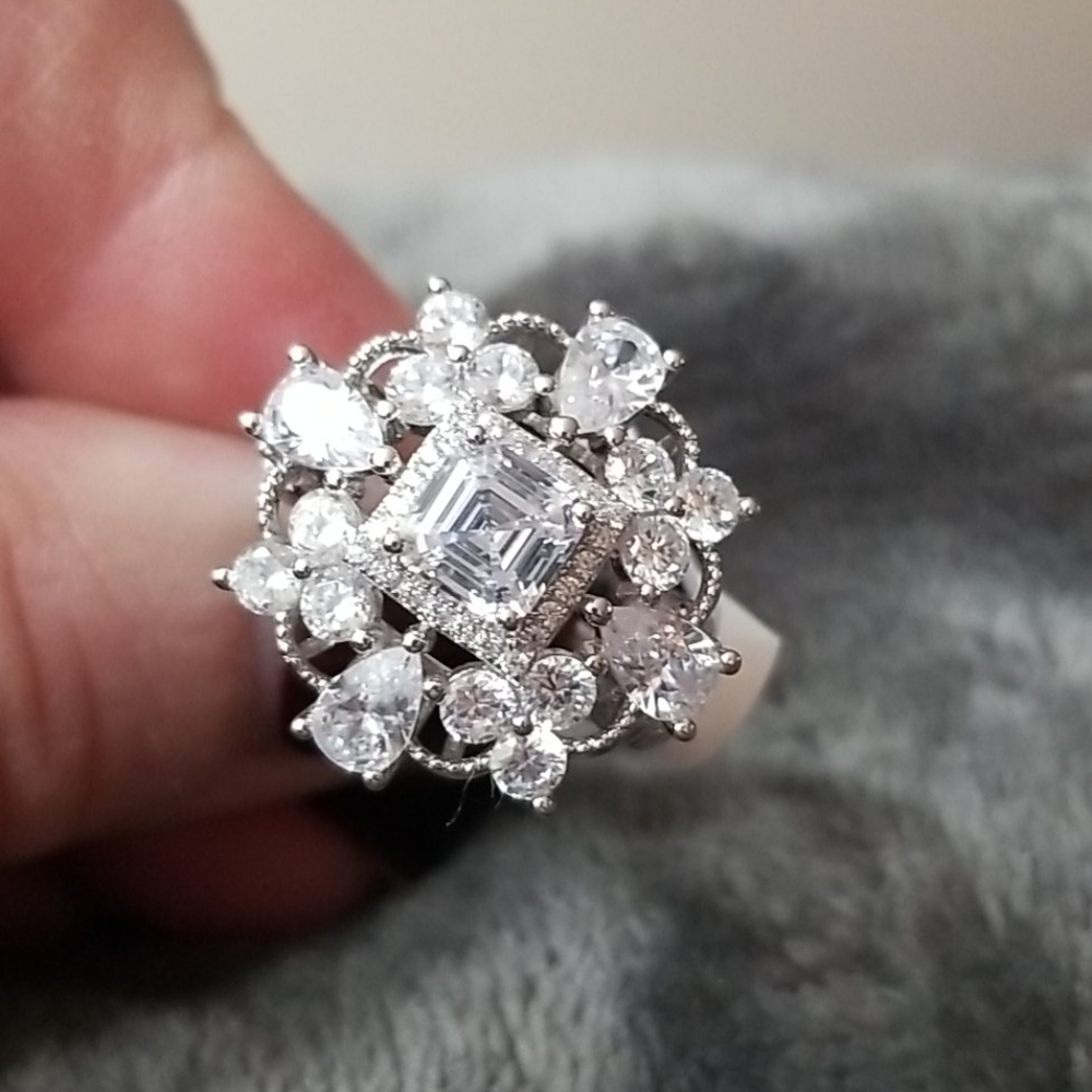 Bella Luce Fashion Ring